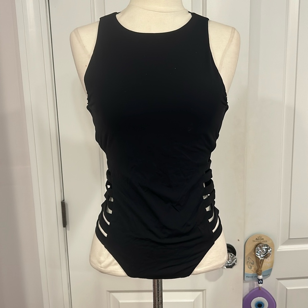 Great one piece bathing suit in great condition